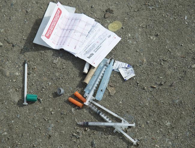 Opioid deaths highlight need to decriminalize hard-drug possession, police chiefs say | iNFOnews.ca Opioid deaths highlight need to decriminalize hard-drug possession, police chiefs say | iNFOnews.ca