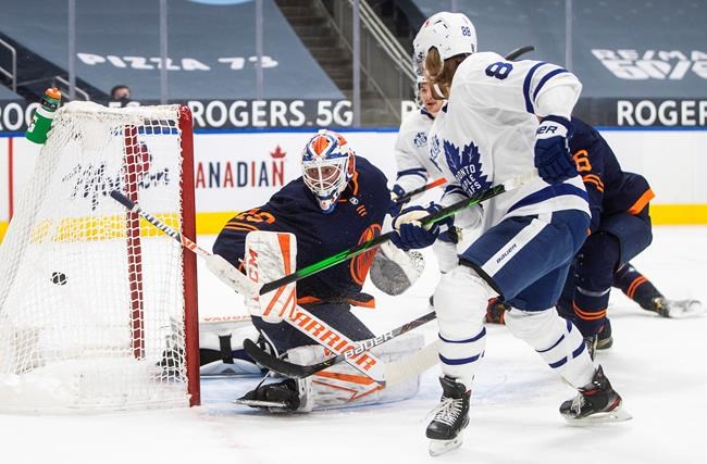 Matthews bags winner, Leafs beat Oilers in another one-goal game to extend win streak | iNFOnews.ca