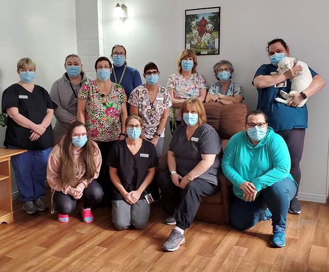 Quebec seniors home staff locks down with residents for second time during pandemic | iNFOnews.ca