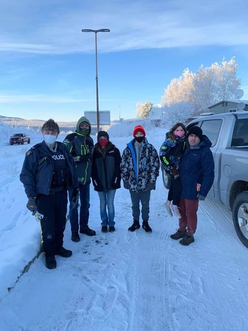 B.C. man who helped stranded U.S. family rewarded with new car, peanuts | iNFOnews.ca B.C. man who helped stranded U.S. family rewarded with new car, peanuts | iNFOnews.ca