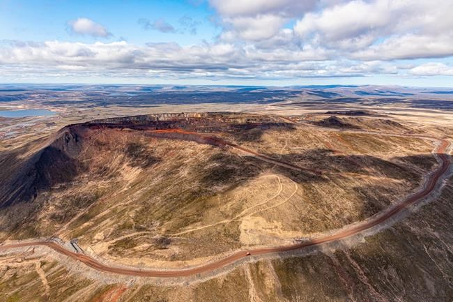 Nunavut hunters end blockades, mine pushes ahead with injunction against them | iNFOnews.ca