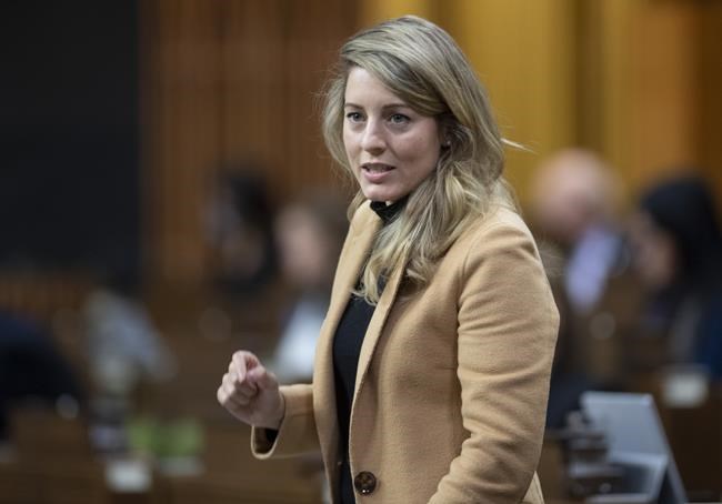 Ottawa proposes to guarantee right to work in French in federally regulated companies | iNFOnews.ca Ottawa proposes to guarantee right to work in French in federally regulated companies | iNFOnews.ca