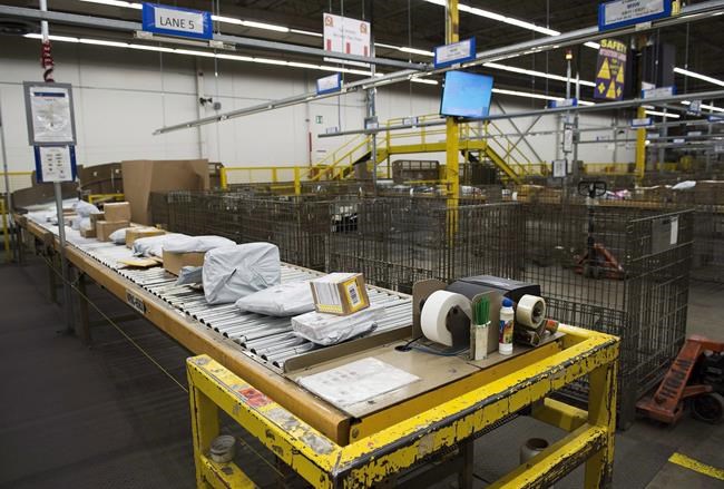 Canada Post worksite hit by major virus outbreak excluded from provincial inspections | iNFOnews.ca