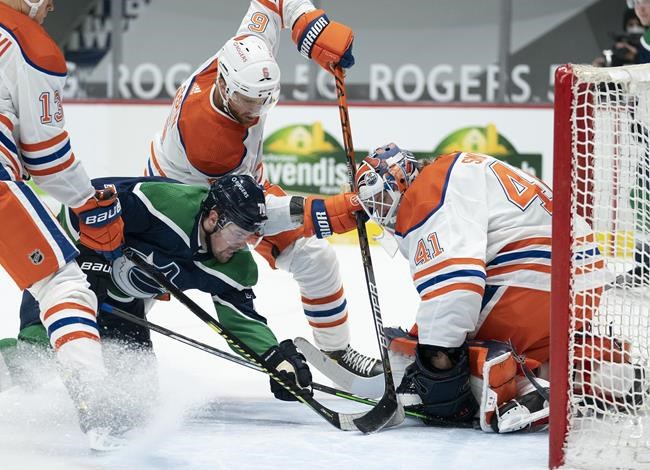 Mike Smith earns shutout as Oilers blank slumping Canucks 3-0 | iNFOnews.ca