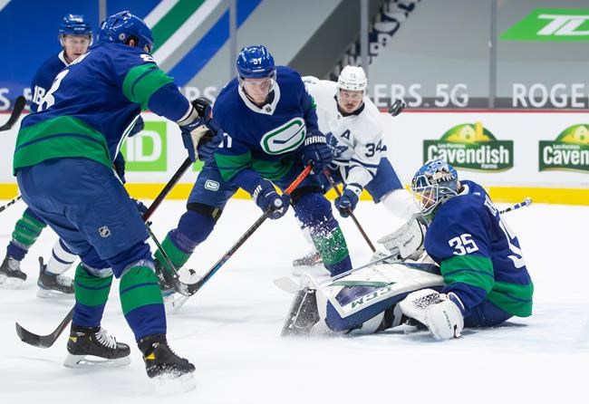 Vancouver Canucks down Leafs 4-2, hand Toronto second-straight loss | iNFOnews.ca