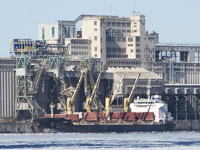 Shipping industry warns of disruptions from potential strike at Port of Montreal | iNFOnews.ca