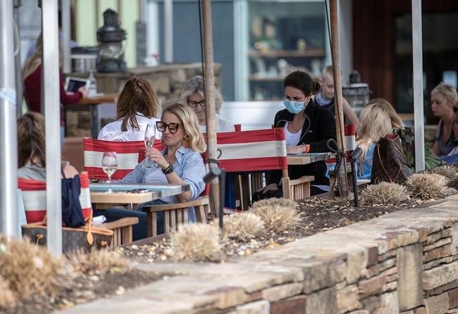 Anniversary of COVID-19 pandemic passes unnoticed among mask-wearing Texans | iNFOnews.ca CP1662823120