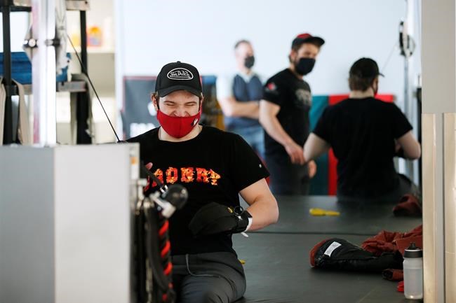 'For my future:' Paralyzed hockey player surpasses goals despite pandemic challenges | iNFOnews.ca