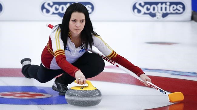 Kerri Einarson, Brad Gushue win opener at Canadian mixed doubles curling championship | iNFOnews.ca