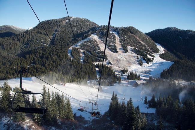 Lost skier, snowboarder rescued from Cypress Mountain | iNFOnews.ca