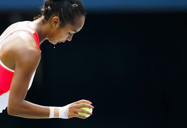 Canadian Leylah Annie Fernandez wins clay-court opener in Charleston | iNFOnews.ca CP641364347