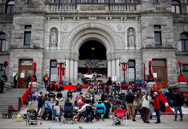 B.C. Supreme Court rejects Wet'suwet'en bid to toss LNG pipeline certificate | iNFOnews.ca CP2064643982