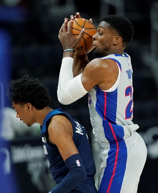 Towns, Edwards lead Timberwolves past undermanned Pistons | iNFOnews.ca
