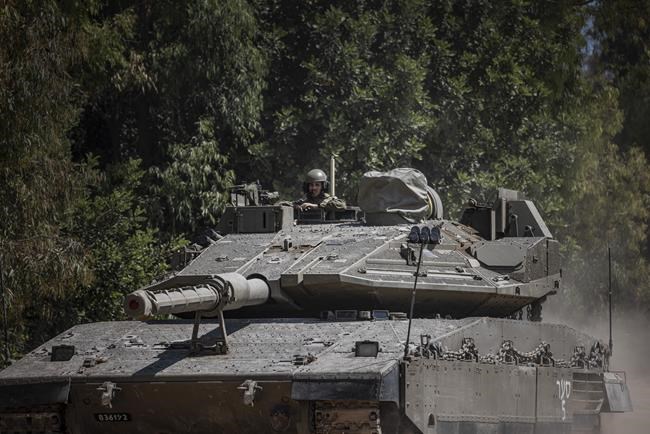 Palestinians flee as Israeli artillery pounds northern Gaza | iNFOnews.ca Palestinians flee as Israeli artillery pounds northern Gaza | iNFOnews.ca