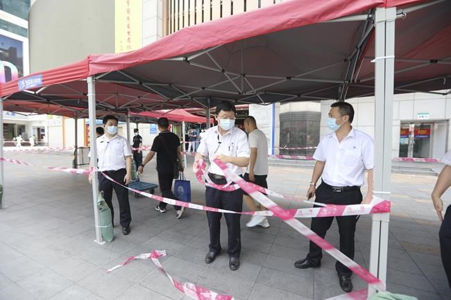 China authorities evacuate, investigate shaking skyscraper | iNFOnews.ca