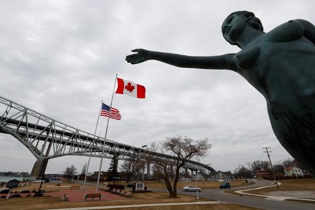 U.S. border agency says COVID vax not essential; Canadians could be denied entry | iNFOnews.ca