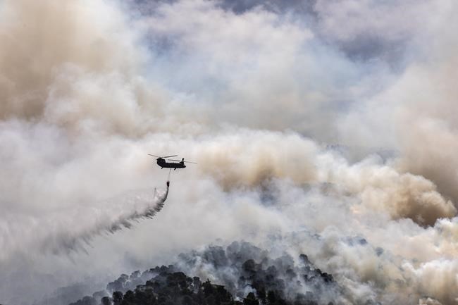 Fire west of Athens guts homes, sends smoke over Acropolis | iNFOnews.ca Fire west of Athens guts homes, sends smoke over Acropolis | iNFOnews.ca