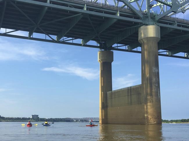 Kayaker's photos show crack in closed I-40 bridge in 2016 | iNFOnews.ca