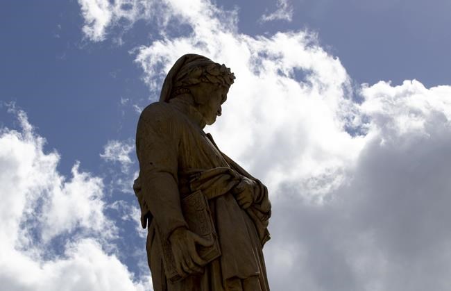 Daily readings at tomb honor Dante 700 years after his death | iNFOnews.ca