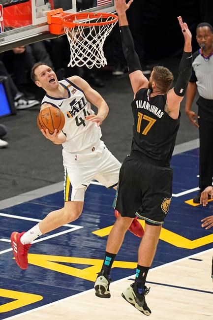 Canada's Dillon Brooks leads 8th-seeded Memphis over No. 1-seeded Jazz in series opener | iNFOnews.ca