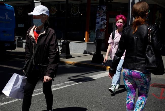 B.C. records 974 new COVID-19 cases, officials ask residents to follow restrictions | iNFOnews.ca CP875914317