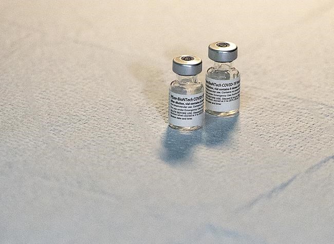 A look at COVID-19 vaccinations in Canada on Monday, May 24, 2021 | iNFOnews.ca CP1160271901