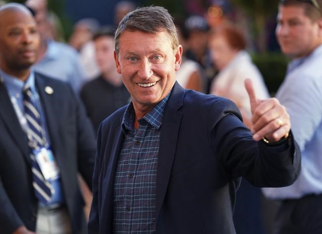 The Great Move: Gretzky will be part of Turner's NHL studio | iNFOnews.ca