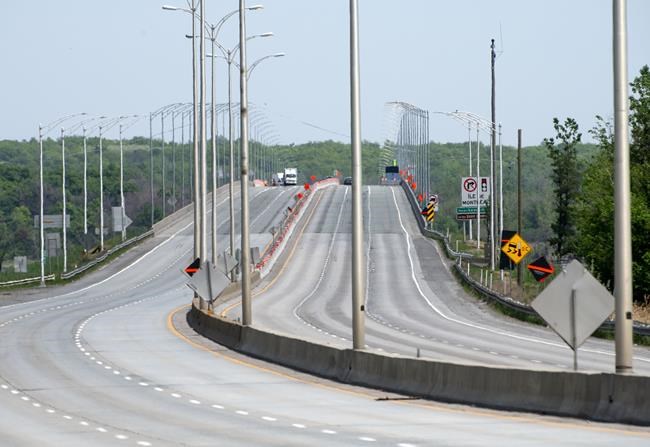 Quebec partially reopens major bridge in Montreal closed last week for safety reasons | iNFOnews.ca Quebec partially reopens major bridge in Montreal closed last week for safety reasons | iNFOnews.ca