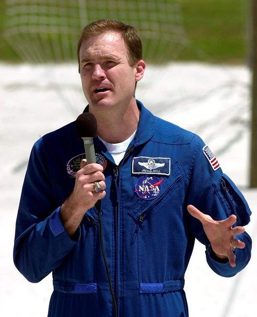 Former astronaut pleads guilty in traffic deaths of 2 girls | iNFOnews.ca