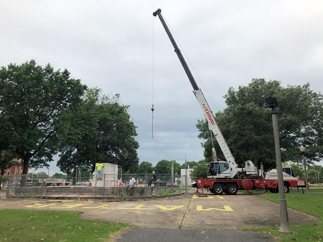Workers begin removing Forrest remains from Tennessee park | iNFOnews.ca
