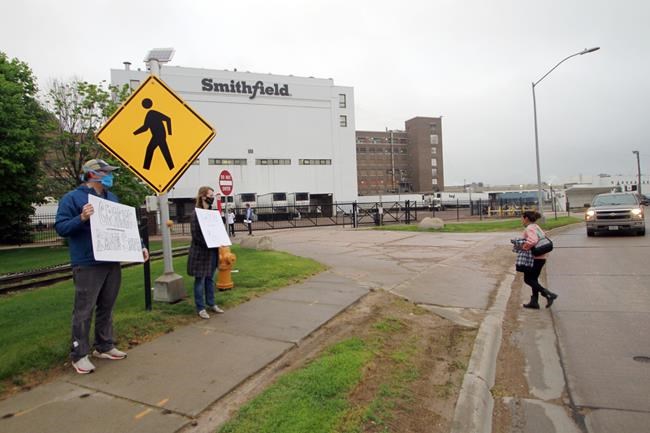 Union considers strike at meat plant that was virus hotspot | iNFOnews.ca Union considers strike at meat plant that was virus hotspot | iNFOnews.ca