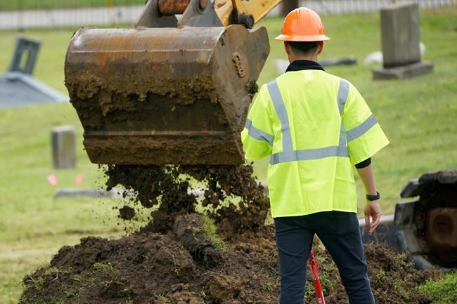 5 more coffins found in Tulsa Race Massacre victims search | iNFOnews.ca