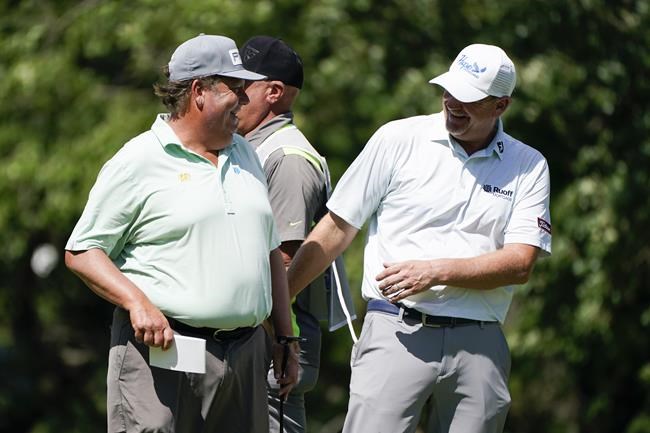 Tim Herron shoots 9-under 63 to take 4-shot lead in Iowa, Canada's Weir moves into 5th | iNFOnews.ca