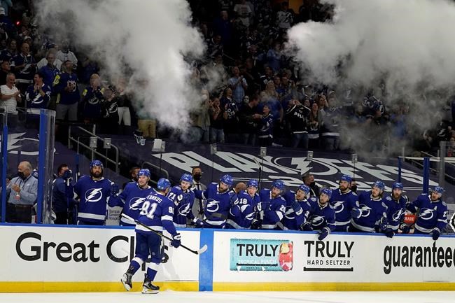 Kucherov, Stamkos shine, lift Lightning over Hurrcianes 6-4 | iNFOnews.ca