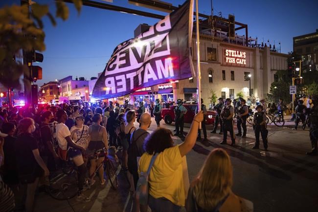 Minneapolis sees more protests after man killed by deputies | iNFOnews.ca