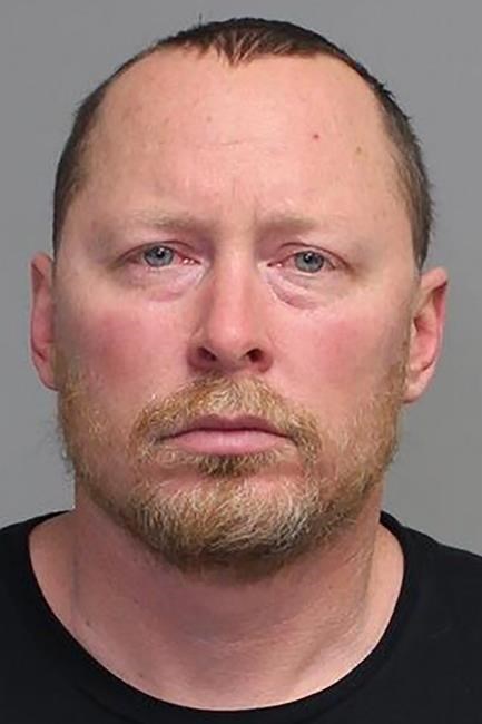 Judge rips Iowa police chief for using stun gun on partiers | iNFOnews.ca