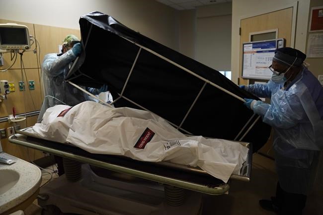 US COVID-19 deaths hit 600,000, equal to yearly cancer toll | iNFOnews.ca CP847218409