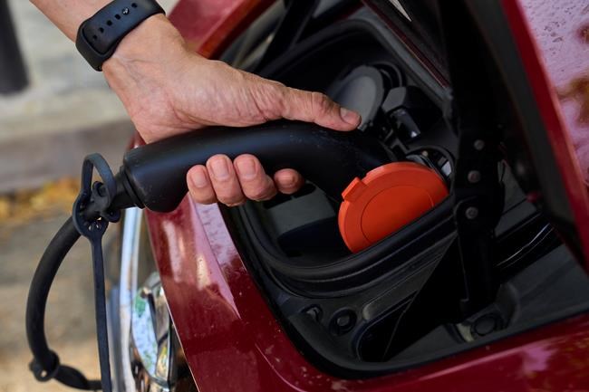 Spain hopes to jumpstart electric car industry with EU funds | iNFOnews.ca