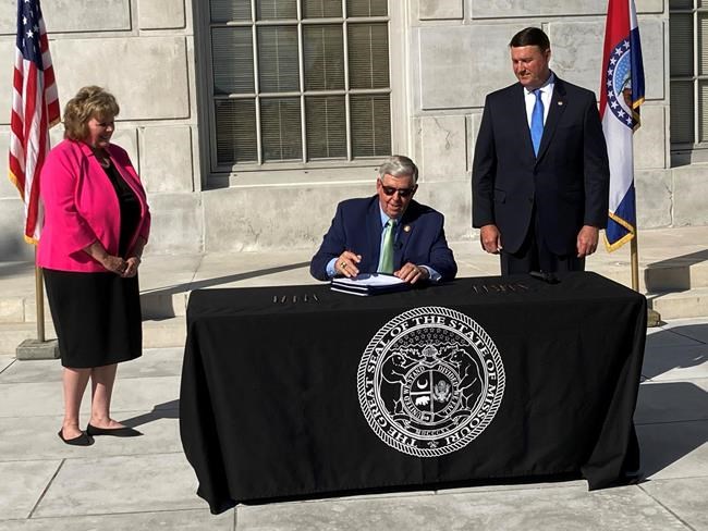 Justice Dept.: Missouri governor can't void federal gun laws | iNFOnews.ca Justice Dept.: Missouri governor can't void federal gun laws | iNFOnews.ca