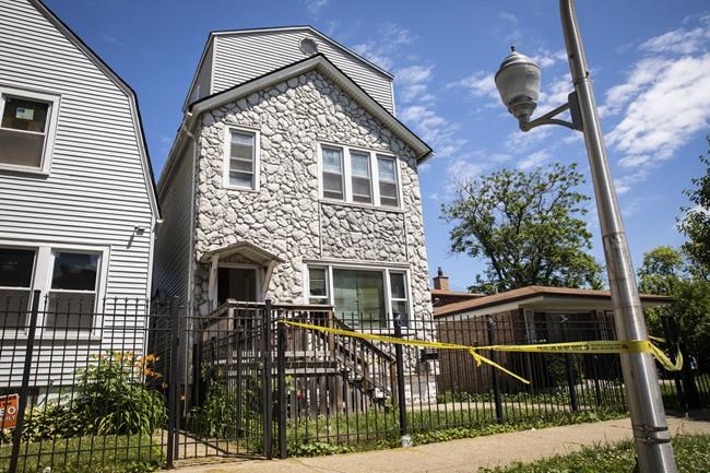 Police: 4 slain in Chicago mass killing all shot in head | iNFOnews.ca Police: 4 slain in Chicago mass killing all shot in head | iNFOnews.ca