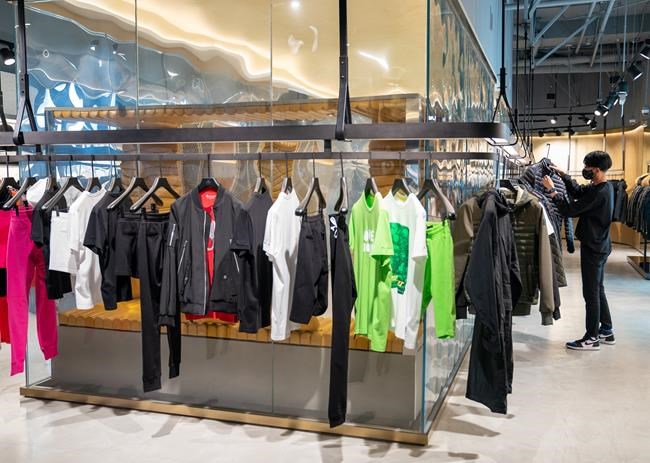 Parkas are the new handbag: Moose Knuckles plots growth with luxury market veteran | iNFOnews.ca Parkas are the new handbag: Moose Knuckles plots growth with luxury market veteran | iNFOnews.ca