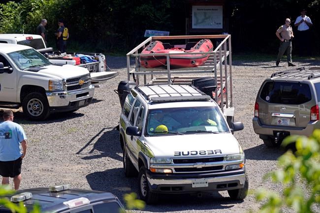 Searchers comb river after 3 tubers die, 2 disappear at dam | iNFOnews.ca