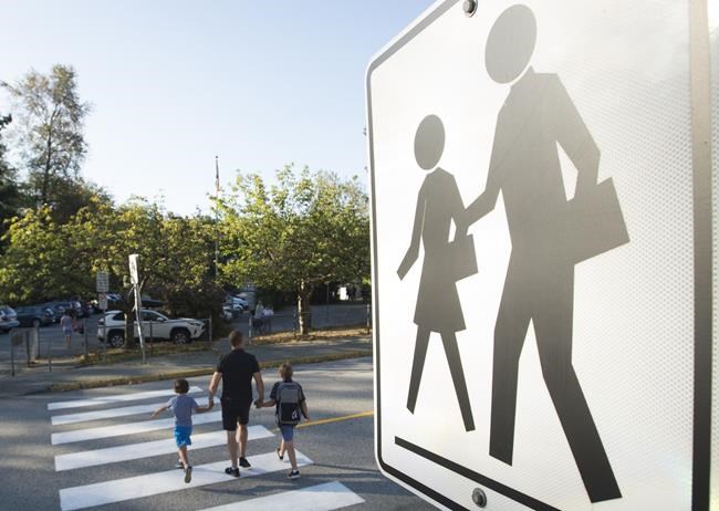 Study reassures parents, teachers that COVID-19 infrequently shared at school | iNFOnews.ca