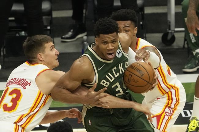 Young scores 48 points, Hawks beat Bucks 116-113 in Game 1 | iNFOnews.ca CP2064679097