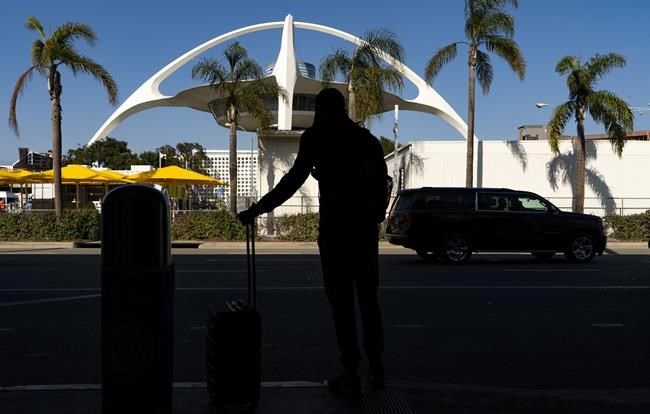 Man jumps from moving plane at Los Angeles airport | iNFOnews.ca