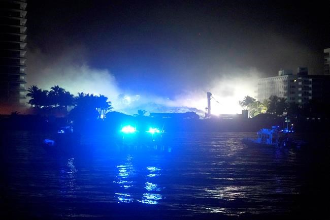Explosives bring down rest of South Florida collapsed condo | iNFOnews.ca Explosives bring down rest of South Florida collapsed condo | iNFOnews.ca