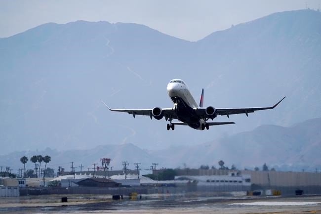 United sees more travel rebound, adds flights to warm spots | iNFOnews.ca