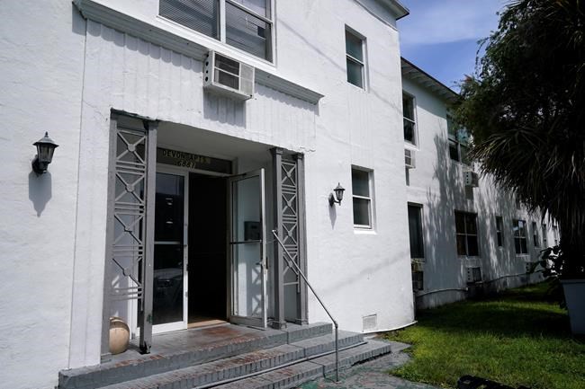 911 recordings show panic, disbelief when Florida condo fell | iNFOnews.ca