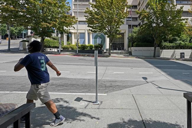 Police: NFL's Richard Sherman tried to break in at in-laws' | iNFOnews.ca
