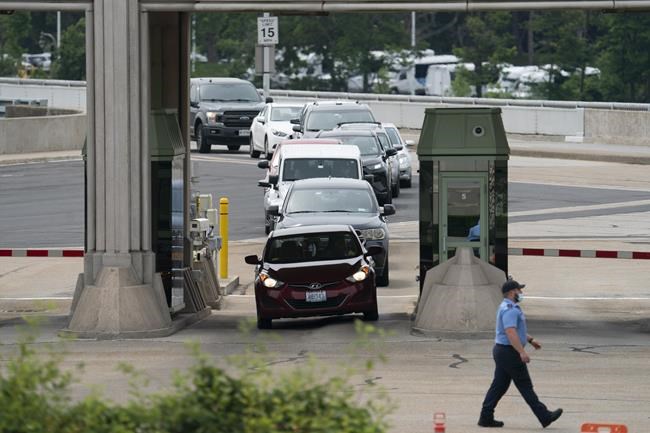 Businesses along U.S. border hoping for imminent easing of travel restrictions | iNFOnews.ca CP579114170